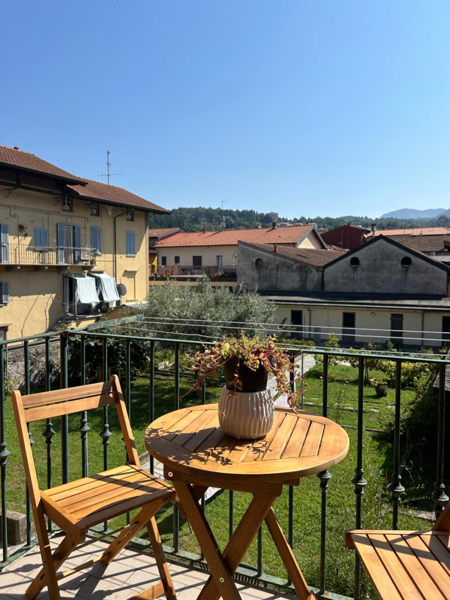 V&C Home Rental Specialist Appartamenti Fronte Lago Maggiore Germignaga Exterior photo